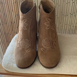 Lucky Brand Floral Embroidered Brown Ankle Boots